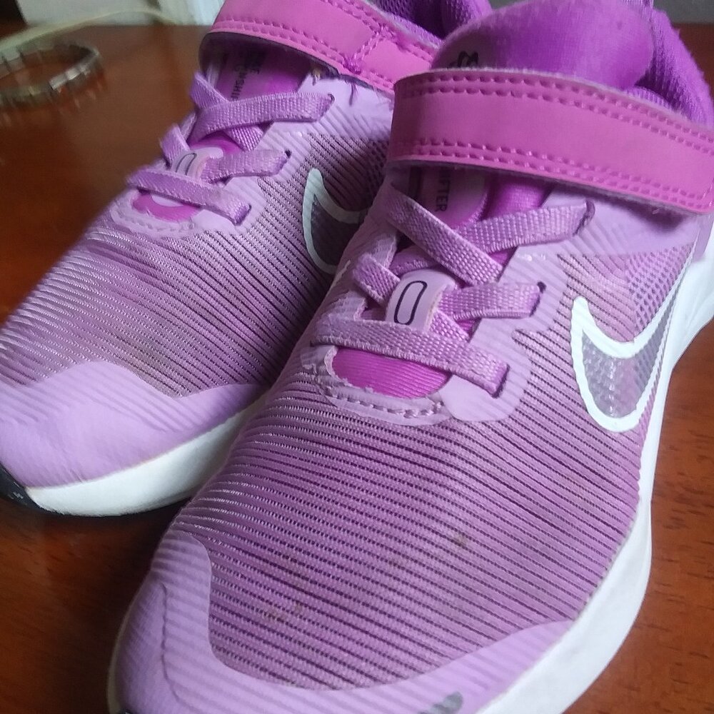 Nike Girls' Downshifter 12 Running Shoes sz 11C